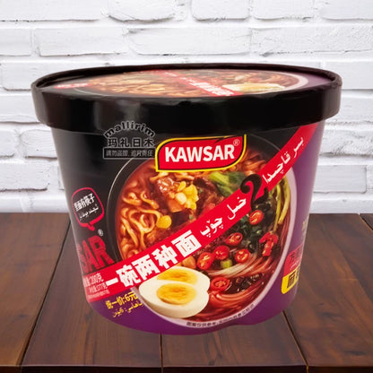 Shipped from Xinjiang, Kawsar has a bowl of two kinds of noodles, instant noodles + hot and sour powder, spicy and spicy, with eggs added.